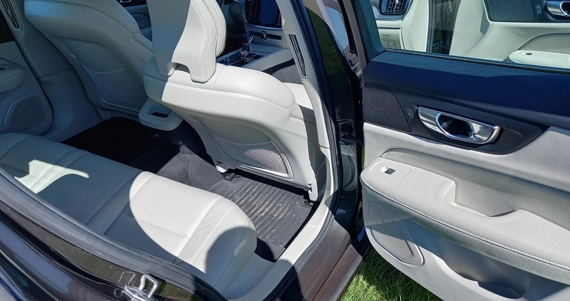 Volvo S60 cena 115500 przebieg: 37866, rok produkcji 2020 z Woźniki małe 121